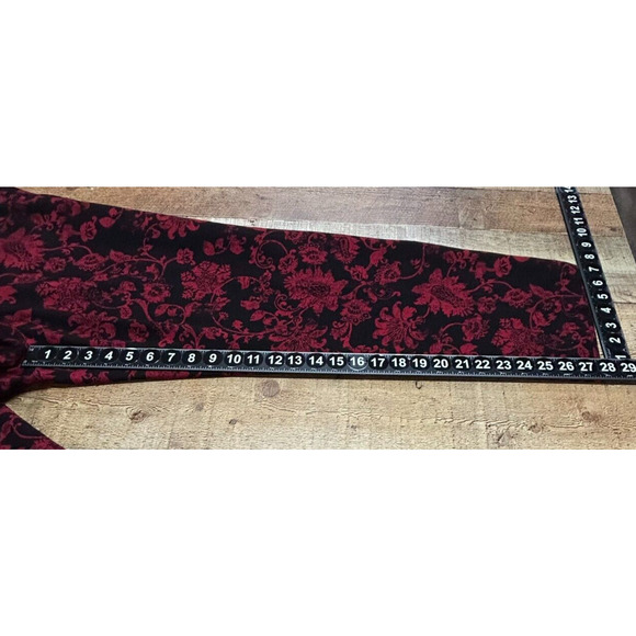 Chicos Pants 20-4 Red Black Floral Actual 40X28 Flex Waistband Slim Ankle NWT - Picture 4 of 9